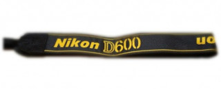 Máy full-frame Nikon D600 giá có thể chỉ 1.500 USD