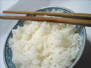 Mẹo chữa cơm sống, nhão, khê