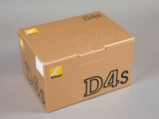 Mở hộp Nikon D4S tại Việt Nam