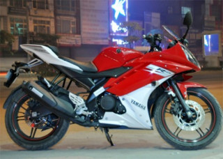 Nên mua R15 hay CBR 150i vậy các bạn?