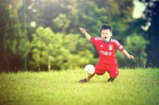 Những lợi ích khi cho trẻ chơi bóng