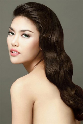 Tóc xoăn hớp hồn người đối diện trong 10 giây đầu tiên