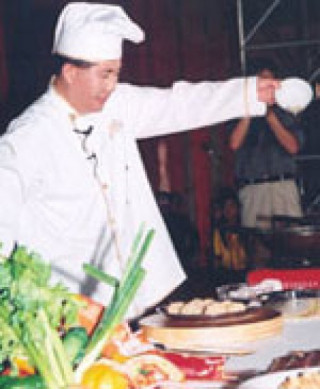 Yan Can Cook: ‘Món ăn Việt Nam rất tuyệt’