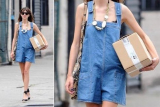 Alexa Chung mê đắm quần yếm ngày hè