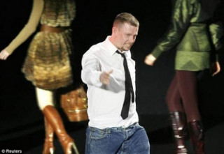 Alexander McQueen từng miệt thị Victoria Beckham