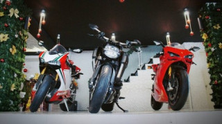 Bộ 3 Ducati: 1199 Panigale S Tricolore, Diavel Carbon và 1198SP của nữ đại gia Sài Gòn