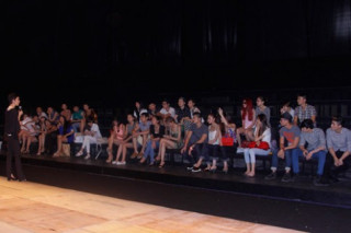 Các người mẫu Project Runway tất bật luyện catwalk