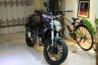 Cần bán Ducati Monster 821 đen chính hãng Ducati Sài Gòn