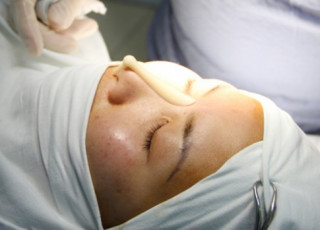 Cận cảnh ca nâng mũi ở 1 bệnh viện Hà Nội
