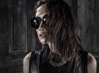 ‘Chiến binh’ Kha Mỹ Vân sắc lạnh trong bộ ảnh tại Milan