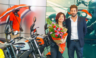 Chủ nhân đầu tiên của Ducati Scrambler Sixty2 là một nữ biker Việt