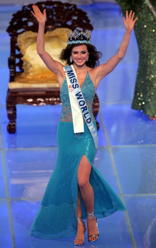 Đi tìm gam màu may mắn của các Miss World