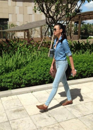 Diện quần jeans ‘chất’ như Thanh Hằng