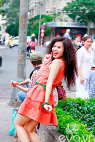Đồng Lan rạng rỡ xuống phố ngày xuân