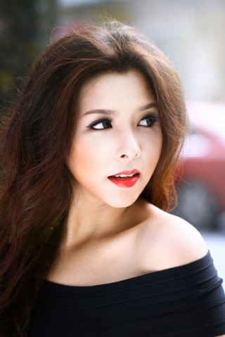 Eva đẹp: Bí quyết quyến rũ của cô nàng tròn trịa