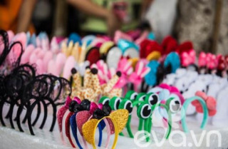 Hà Nội: Khảo giá phụ kiện mùa Trung thu
