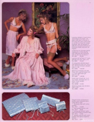 Hé lộ nội y thuở “sơ khai” của Victoria‘s Secret