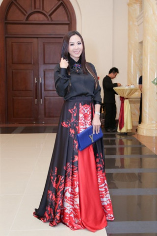 HH Thu Hoài chơi trội với váy hiệu 140 triệu