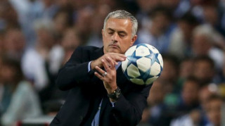 HLV Mourinho: “Tôi không hiểu báo chí lấy đâu thông tin về bản hợp đồng giữa tôi và Man Utd“