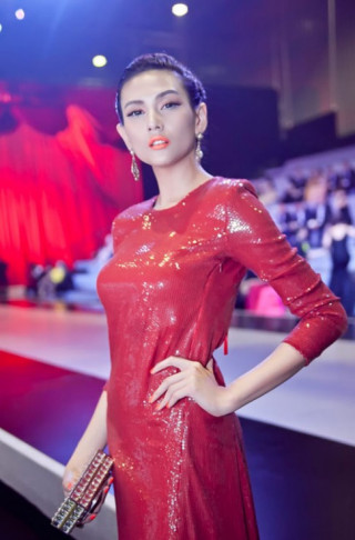 Hoàng Yến đang ‘tuột dốc’ không phanh?