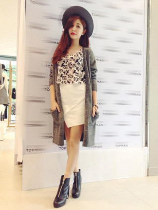 Hotgirl Việt sành điệu với áo cardigan dáng dài