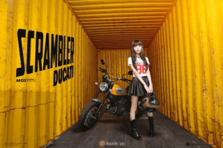 Japan teen girl thoả sức tạo dáng cùng Ducati Scrambler