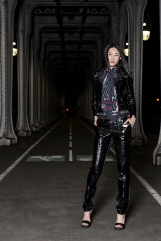 Kha Mỹ Vân mở màn show diễn trong Paris Haute Couture