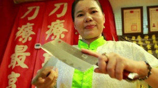 Lạ lùng giảm cân bằng dao ở Đài Loan