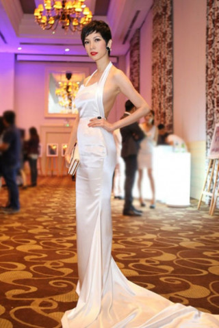 Loạt kiều nữ showbiz thua xa Hương Giang idol