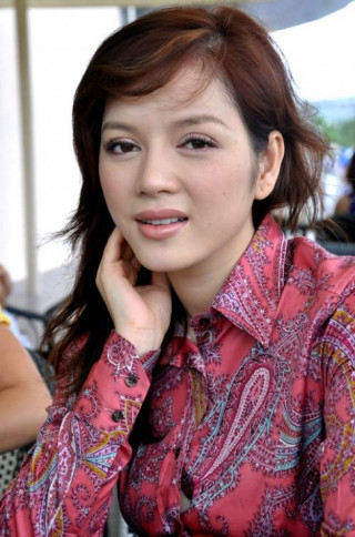 Lông mày ngang ‘đắt giá’ showbiz Việt