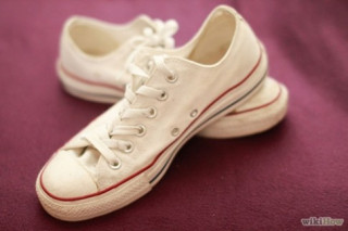Mẹo ‘giặt’ giày Converse đúng cách