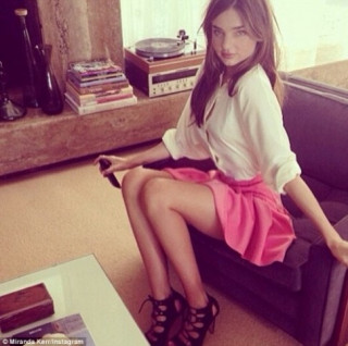Miranda Kerr tuyệt xinh với trang phục giá rẻ