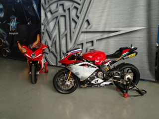 MV Agusta F4RR lột xác đẳng cấp với trang bị khủng