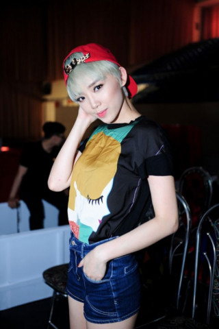 Sao Việt nổi loạn khi đổi màu tóc bạch kim