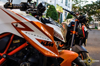 Song mã KTM 1290 Super Duke R tuyệt đẹp trong bộ ảnh thiên thần và ác quỷ tại Việt Nam