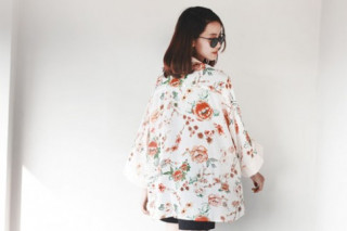 Thanh Hằng gợi ý chiếc áo thu quyến rũ