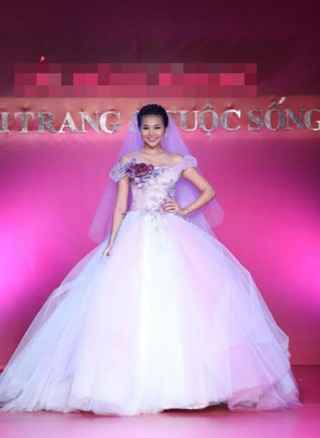 Thanh Hằng làm cô dâu mùa thu quyến rũ
