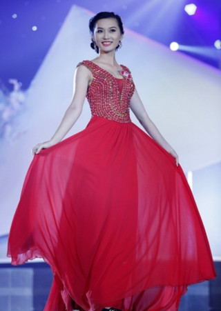 Thí sinh HH Việt Nam 2014 bị tố thẩm mỹ bất ngờ bỏ thi