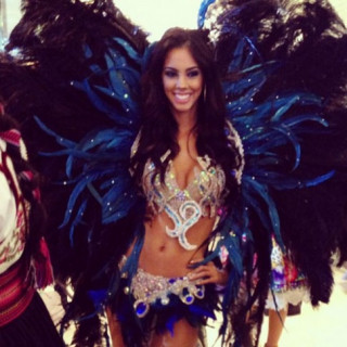 Thí sinh Miss Universe rộn ràng trình diễn quốc phục