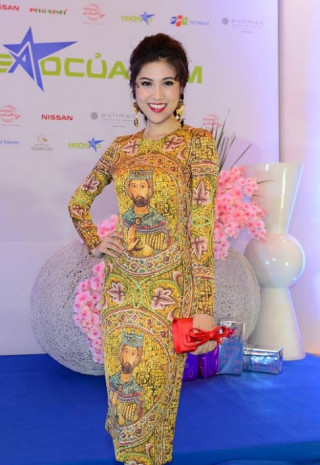 Thu Hằng tỏa sáng với cây hàng hiệu Dolce