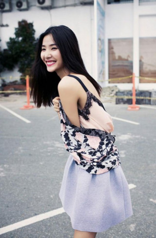 Tuần qua: Hoàng Thùy liên tục khoe style ấn tượng