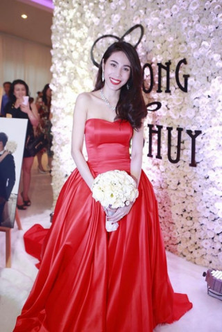 Tuần qua: Nhan sắc ba cô dâu ‘áp đảo’ showbiz Việt