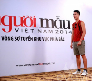 VNTM 2014: Thí sinh nam bất ngờ cầu hôn giám khảo