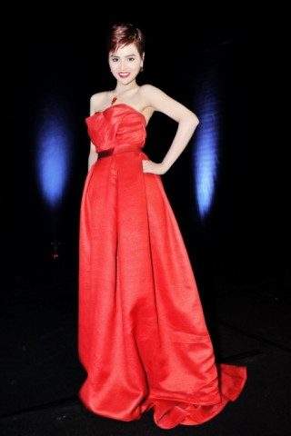 Vũ Thu Phương ‘ngứa chân’ khi xem ELLE Show