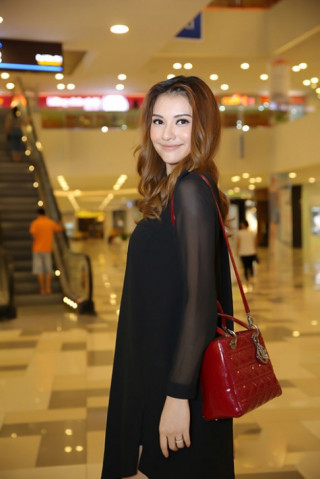 5 bà bầu mặc gì cũng đẹp sành điệu nhất Vbiz