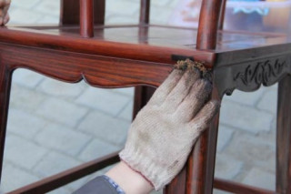 6 cách tiết kiệm cứu vãn khi đồ gỗ bị tróc sơn, rạn nứt