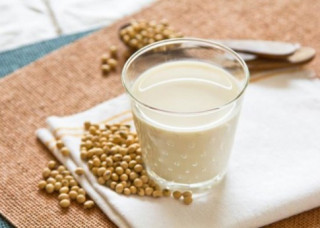 6 “không” khi cho con uống sữa đậu nành