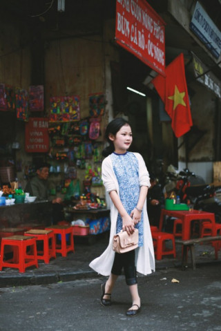 Áo dài cho con gái yêu, mẹ ngắm là muốn mua!