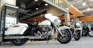 Cận cảnh cặp đôi Harley-Davidson phiên bản cảnh sát Mỹ giá tiền tỷ tại Việt Nam
