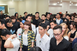 “Chân dài” Hà Nội rủ nhau đi casting Vietnam International Fashion Week